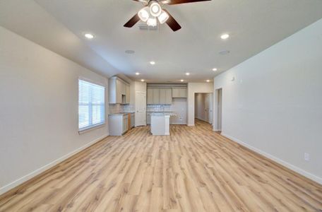 New construction Single-Family house 3536 Starbright Dr, New Braunfels, TX 78130 Kimbell- photo 4 4