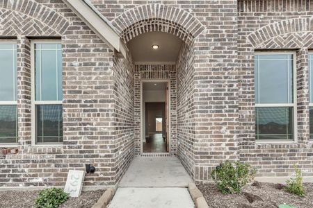 New construction Single-Family house 293 Sparkling Springs Drive, Waxahachie, TX 75165 Caraway- photo 4 4