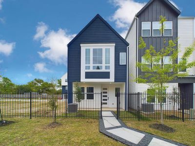 New construction Single-Family house 8315 Springwood Creek Lane, Houston, TX 77055 - photo 0