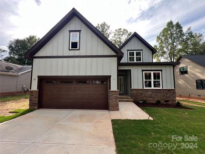 New construction Single-Family house 7909 Chestnut Ridge Drive, Charlotte, NC 28215 - photo 0