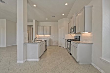 New construction Single-Family house 8431 Bay Orchard Drive, Baytown, TX 77521 The Canterbury- photo 6 6