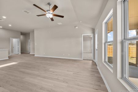 New construction Single-Family house 8416 Aloe Vera Trace, San Antonio, TX 78222 Eastland- photo 14 14
