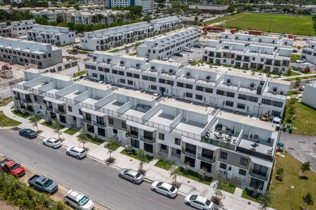 New construction Townhouse house 26141 Sw 147 Ave, Homestead, FL 33032 - photo 0