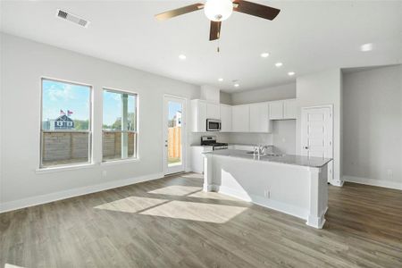 New construction Single-Family house 13410 Sun Cay Drive, Houston, TX 77047 Bradley- photo 5 5