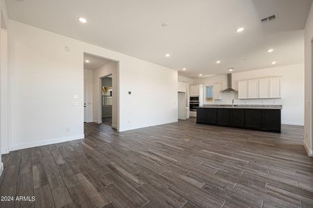 New construction Single-Family house 4409 W Deer Hollow Lane, Phoenix, AZ 85087 - photo 19 19