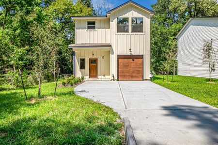 Modern style home with craftsman details.