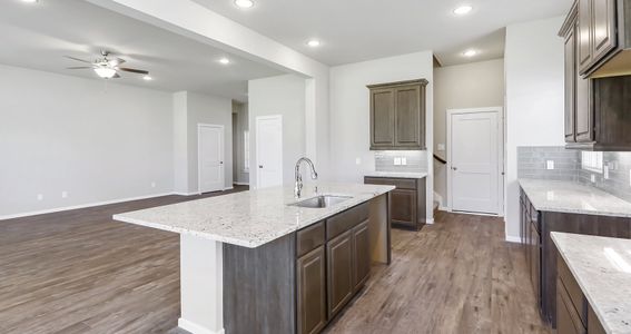 New construction Single-Family house 4806 Seabourne Landing Drive, Rosenberg, TX 77469 - photo 5 5