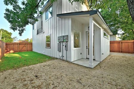 New construction Single-Family house 6210 Larch Ter, Unit B, Austin, TX 78741 - photo 27 27