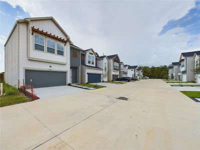 New construction Single-Family house 5817 Highland Sky Lane, Houston, TX 77091 - photo 31 31