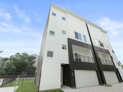 New construction Single-Family house 504 Schweikhardt Street, Unit B, Houston, TX 77020 - photo 0