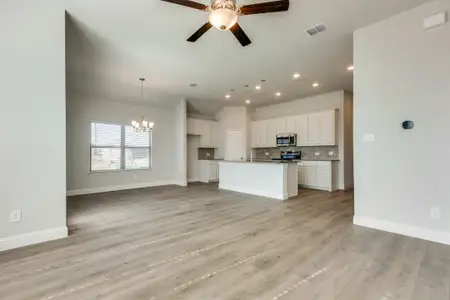 New construction Single-Family house 513 Hillcrest Circle, Justin, TX 76247 Cottage- photo 10 10