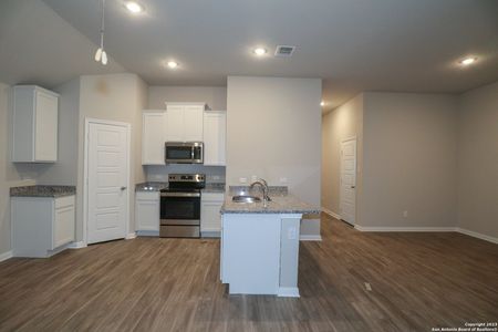 New construction Single-Family house 5527 Onyx Valley, San Antonio, TX 78242 Pineda - C- photo 9 9