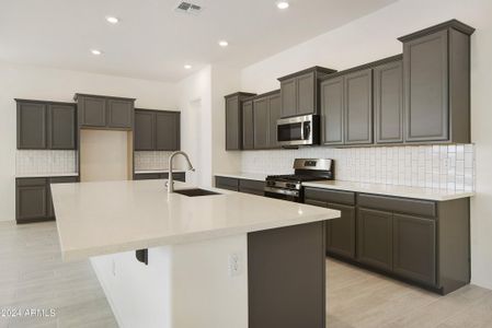 New construction Single-Family house 5533 N 193Rd Avenue, Litchfield Park, AZ 85340 Plan 2617- photo 5 5