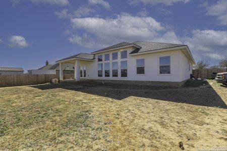 New construction Single-Family house 153 W Medium Meadow Dr, Lytle, TX 78052 - photo 13 13