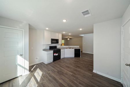 New construction Single-Family house 11716 Whirlaway Drive, Willis, TX 77318 Aurora- photo 7 7
