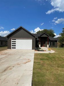 New construction Single-Family house 5524 Stonegate Circle, Granbury, TX 76048 - photo 0