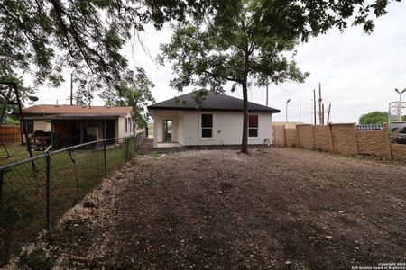 New construction Single-Family house 843 Patton Blvd, San Antonio, TX 78237 - photo 16 16