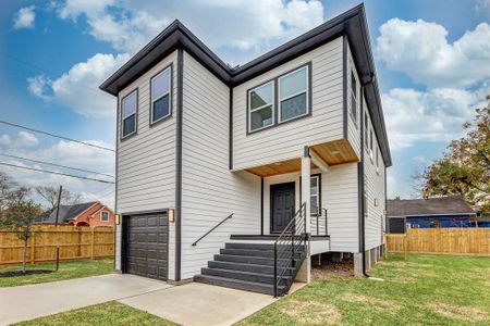 New construction Single-Family house 3725 Easy Street, Houston, TX 77026 - photo