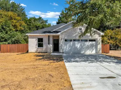 New construction Single-Family house 914 Guam Street, Tool, TX 75143 - photo 0