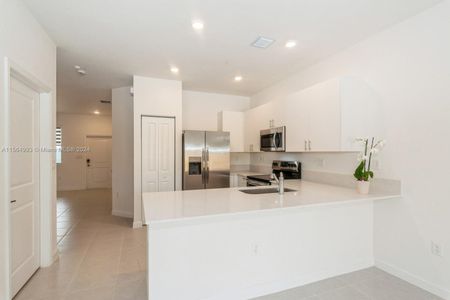 New construction Townhouse house 16207 Sw 288Th Ter, Unit 16207, Homestead, FL 33033 - photo 3 3