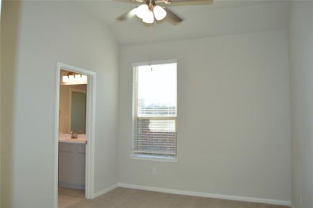 New construction Single-Family house 11931 Lewisvale Green Drive, Humble, TX 77346 - photo 15 15