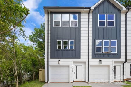 New construction Townhouse house 2605 Dr Carver Road, Charlotte, NC 28208 - photo