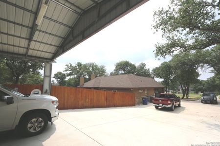 New construction Single-Family house 306 Cibolo Way, La Vernia, TX 78121 - photo 31 31