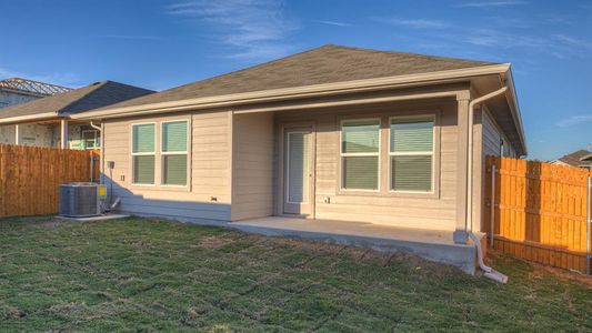 New construction Single-Family house 735 Gladiola Loop, Kyle, TX 78640 - photo 23 23