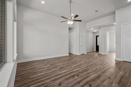 New construction Single-Family house 2031 Spotted Fawn Drive, Arlington, TX 76005 The Cloverfield- photo 8 8