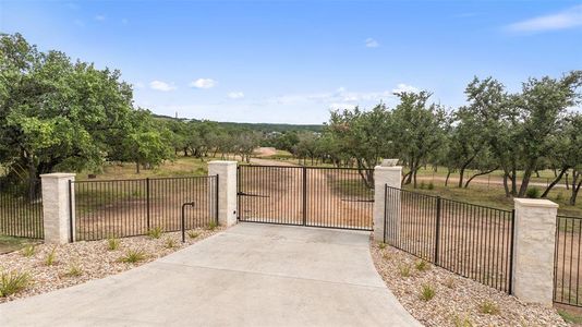 New construction Single-Family house 2601 Improver Rd, Spicewood, TX 78669 - photo 12 12