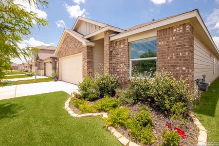 New construction Single-Family house 9066 Bowie Rdg, Seguin, TX 78155 - photo 0 0