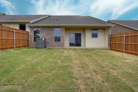New construction Townhouse house 238 Legacy Blvd., Weatherford, TX 76085 - photo 17 17