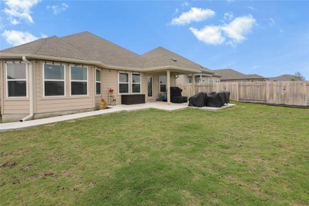 New construction Single-Family house 204 Golden Plains Pkwy, Hutto, TX 78634 - photo 22 22