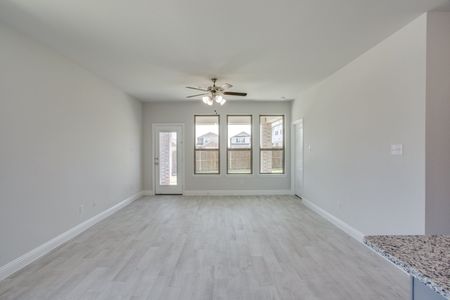 New construction Single-Family house 1051 South Highway 175, Seagoville, TX 75159 - photo 6 6