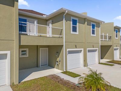 New construction Townhouse house 454 Lake Shore Parkway, Davenport, FL 33896 - photo 0