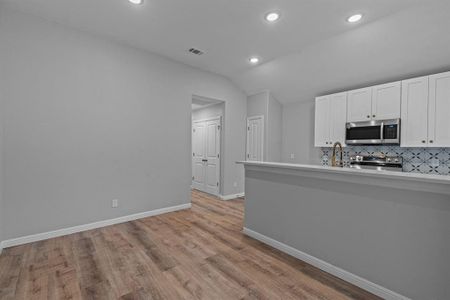 New construction Single-Family house 1232 E Cannon Street, Fort Worth, TX 76104 - photo 7 7