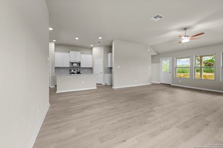 New construction Single-Family house 12311 Flatiron Way, San Antonio, TX 78002 Kingsley- photo 7 7