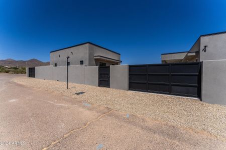 New construction Single-Family house 12560 E Cochise Drive, Scottsdale, AZ 85259 - photo 60 60