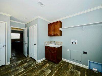 New construction Single-Family house Fort Worth, TX 76119 - photo 5 5