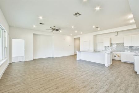 New construction Single-Family house 13075 Clear View Drive, Willis, TX 77318 Gardenside- photo 8 8