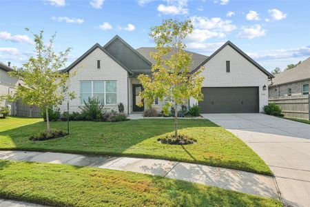 Classic curb appeal meets modern comfort in a space that's just waiting for you to make it your own!