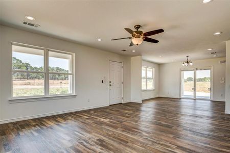 New construction Single-Family house 110 Laurie Lane, Springtown, TX 76082 - photo 6 6