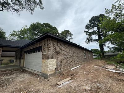 New construction Single-Family house 8105 Tavenor Lane, Houston, TX 77075 - photo 5 5