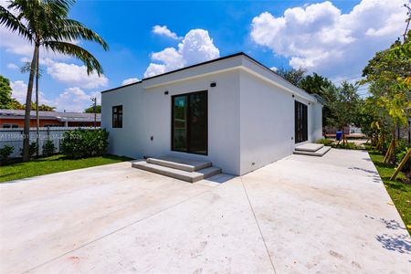 New construction Single-Family house 170 Sw 38Th Ct, Miami, FL 33134 - photo 13 13