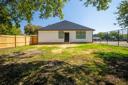 New construction Single-Family house 639 Elkhart Avenue, Dallas, TX 75217 - photo 31 31
