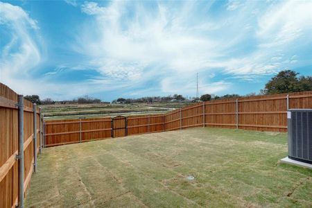 New construction Townhouse house 250 Legacy Boulevard, Weatherford, TX 76085 - photo 24 24