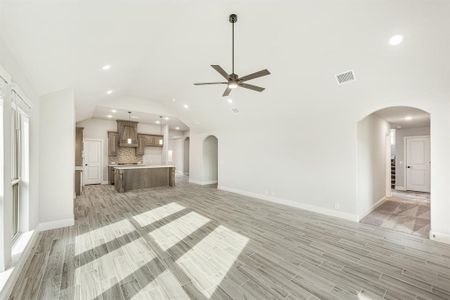 New construction Single-Family house 16904 Mirador Way, Fort Worth, TX 76247 - photo 15 15