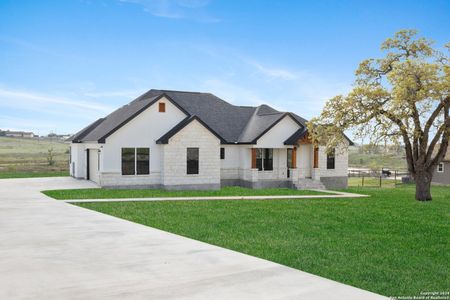 New construction Single-Family house 237 Lakeview Cir, La Vernia, TX 78121 - photo 1 1