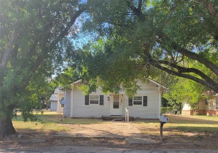 New construction Single-Family house 610 Williams Avenue, Cleburne, TX 76033 - photo 0