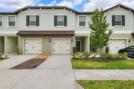 New construction Townhouse house 30830 Veridian Way, Wesley Chapel, FL 33543 - photo 0 0